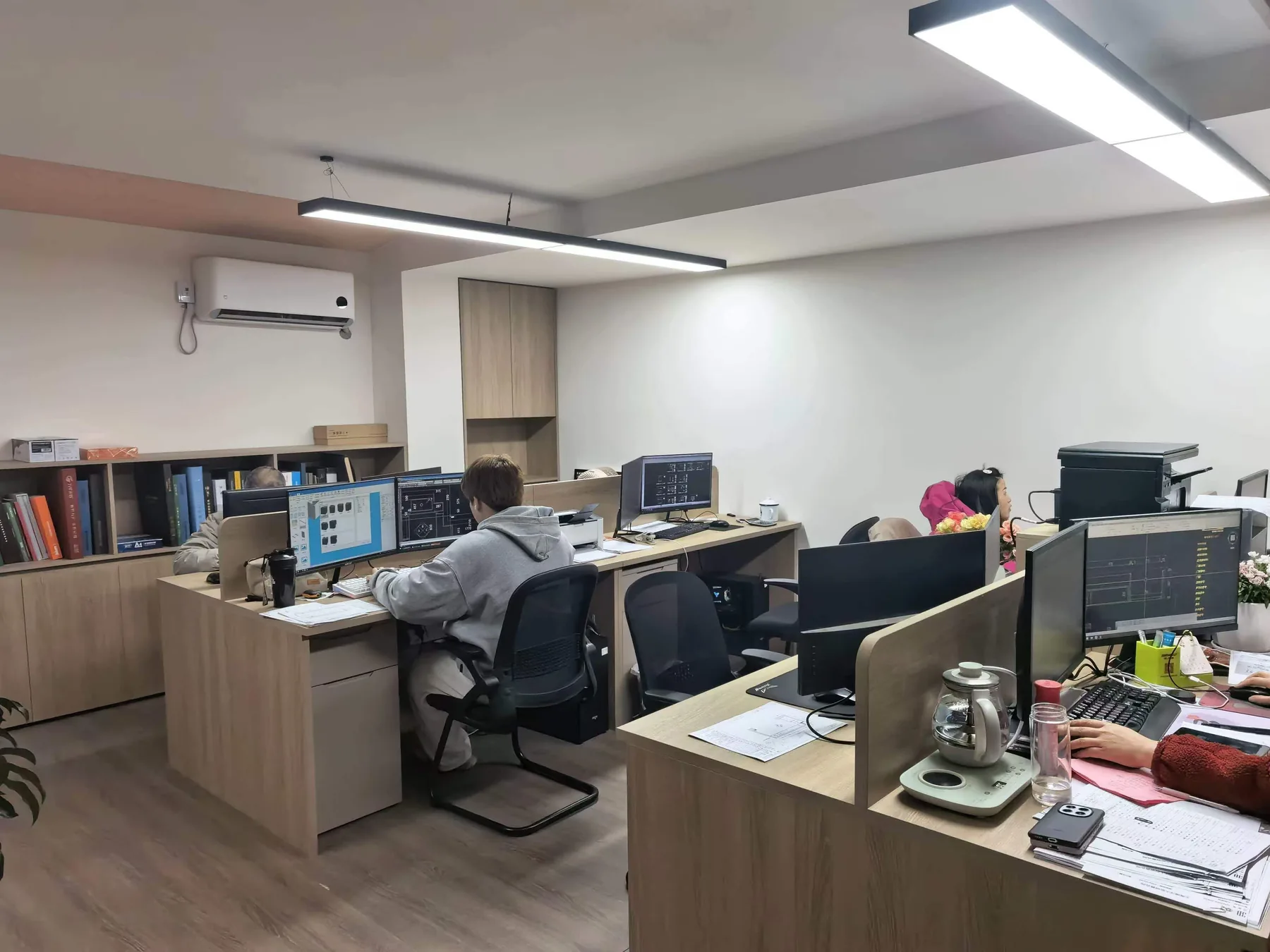 五、办公与设计系统:把复杂项目拆解成可执行流程